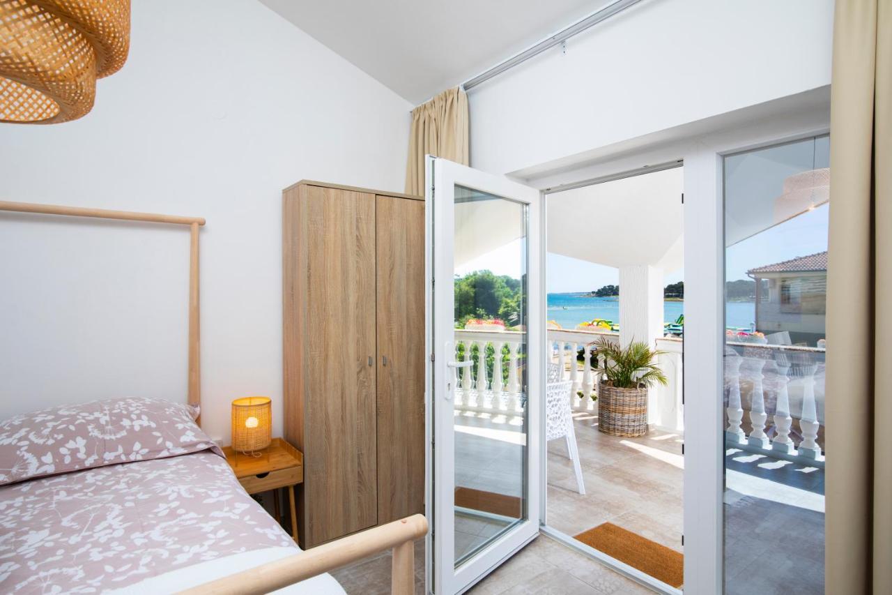 Apartments And Rooms Jakic ميدولين المظهر الخارجي الصورة