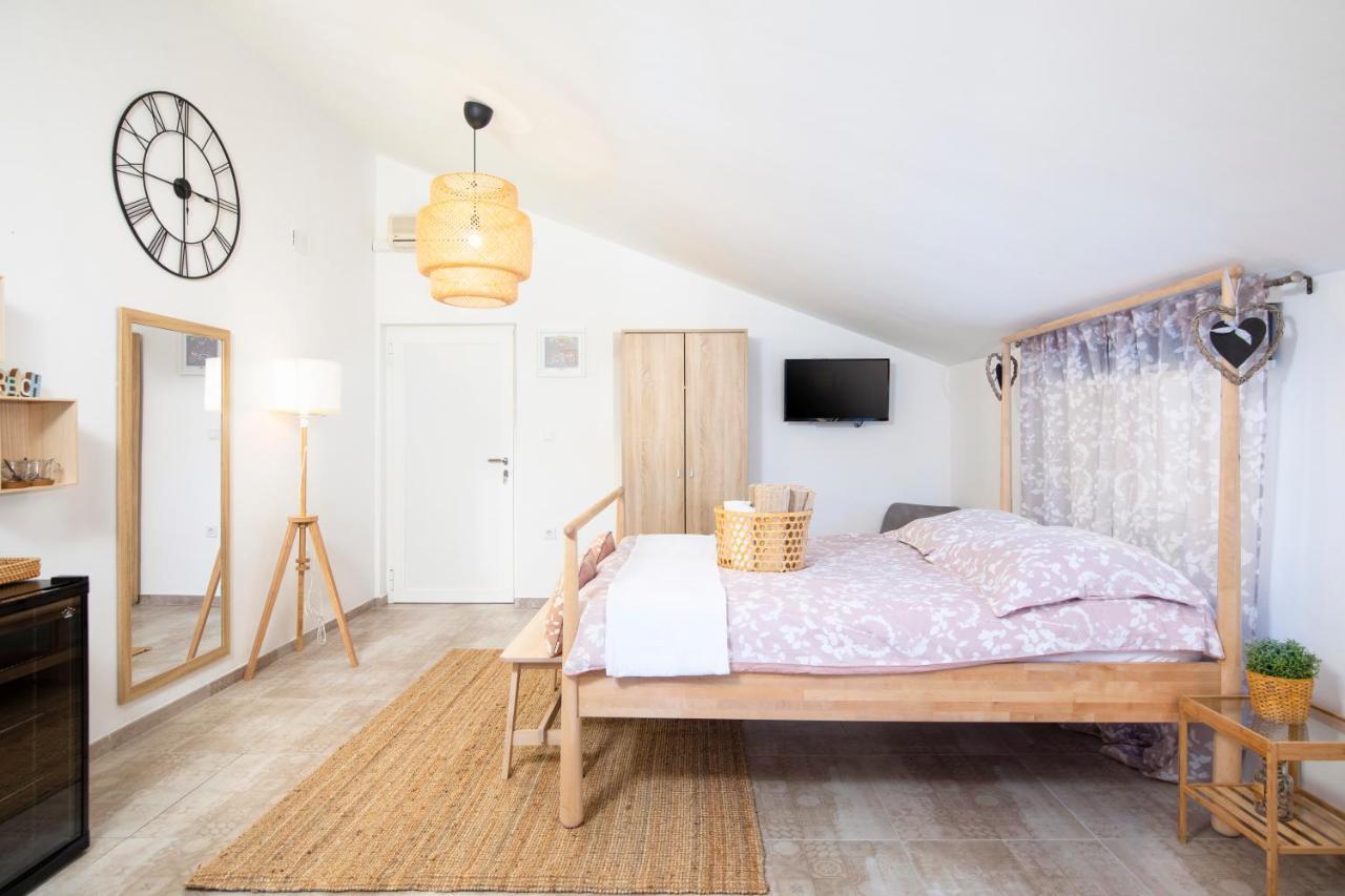 Apartments And Rooms Jakic ميدولين المظهر الخارجي الصورة