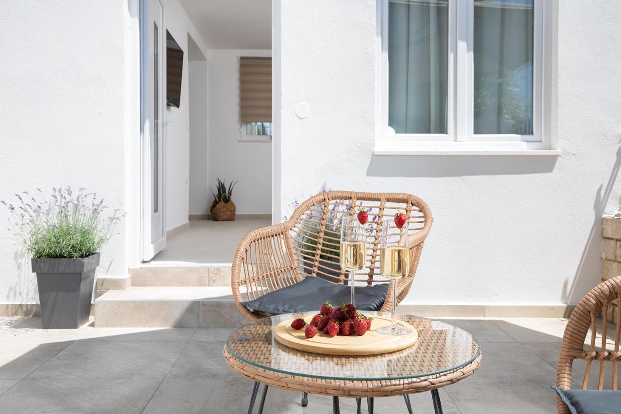 Apartments And Rooms Jakic ميدولين المظهر الخارجي الصورة