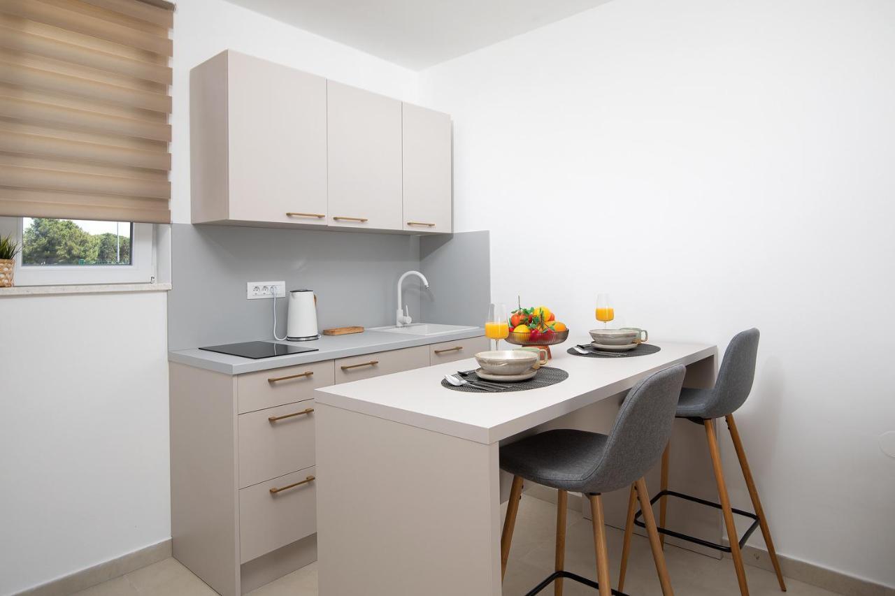 Apartments And Rooms Jakic ميدولين المظهر الخارجي الصورة