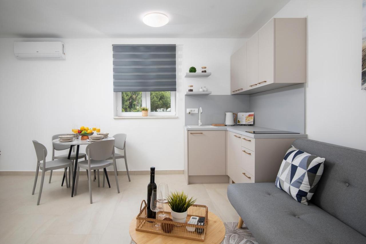 Apartments And Rooms Jakic ميدولين المظهر الخارجي الصورة